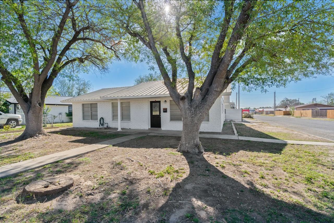 1301 East 2nd Street - Photo 2 of 21