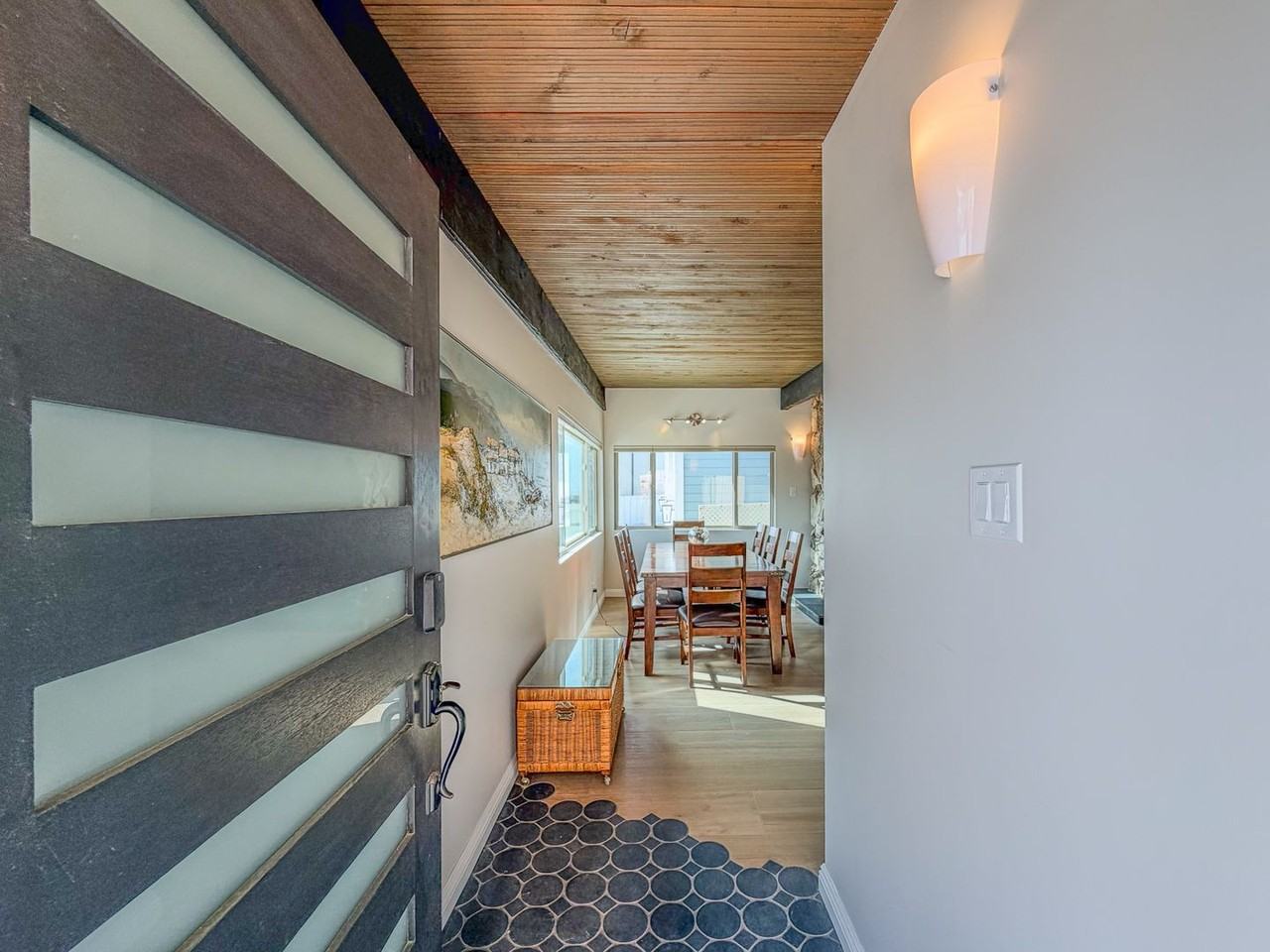 1327 Devon Ln - Photo 2 of 32