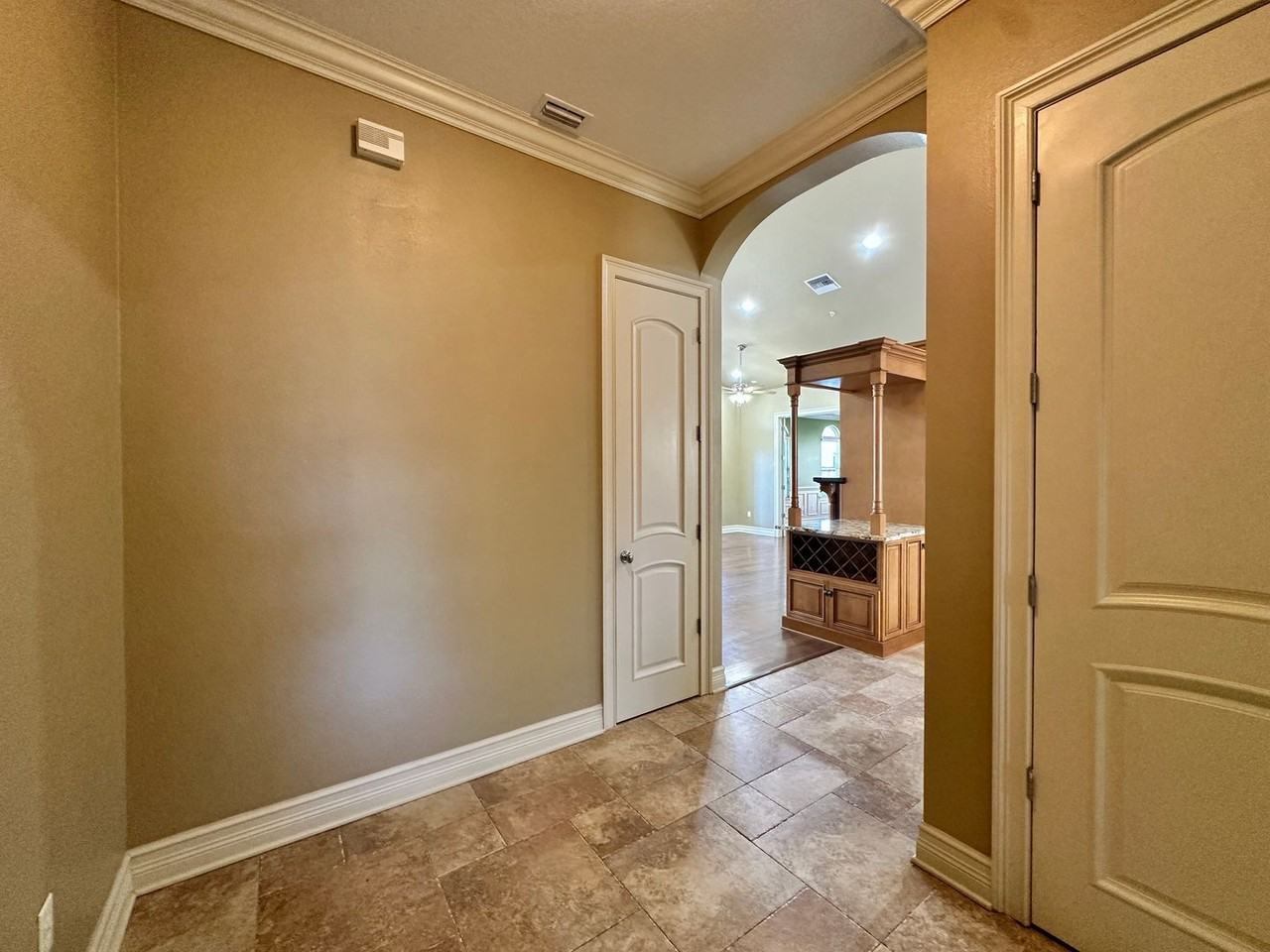 2579 Sw 87th Dr - Photo 4 of 25