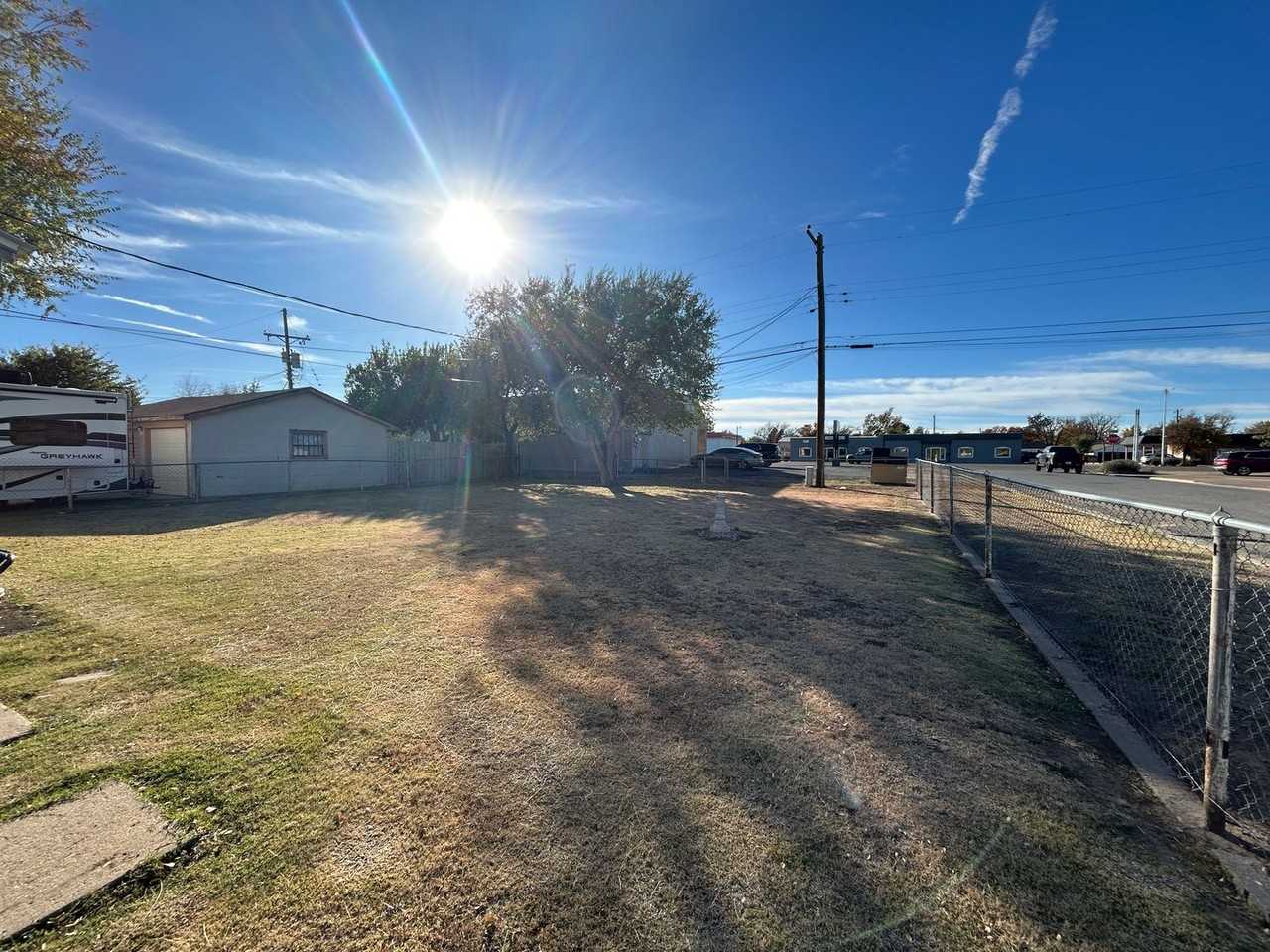 1919 Coffee St - Photo 2 of 15