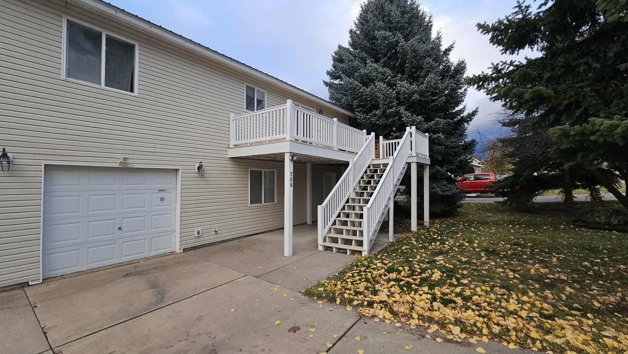 308 20th Avenue West - Photo 2 of 27