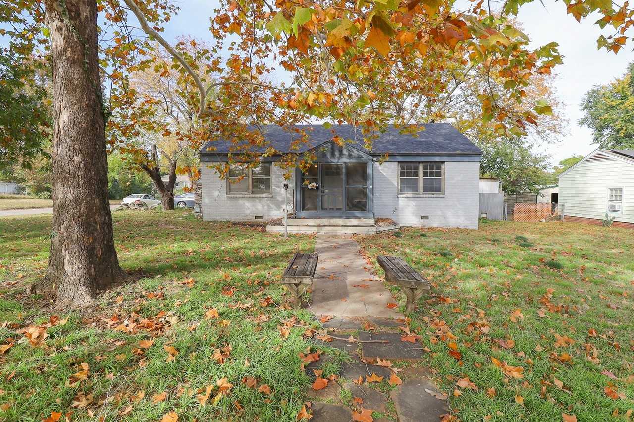 6103 E 5th St - Photo 2 of 23