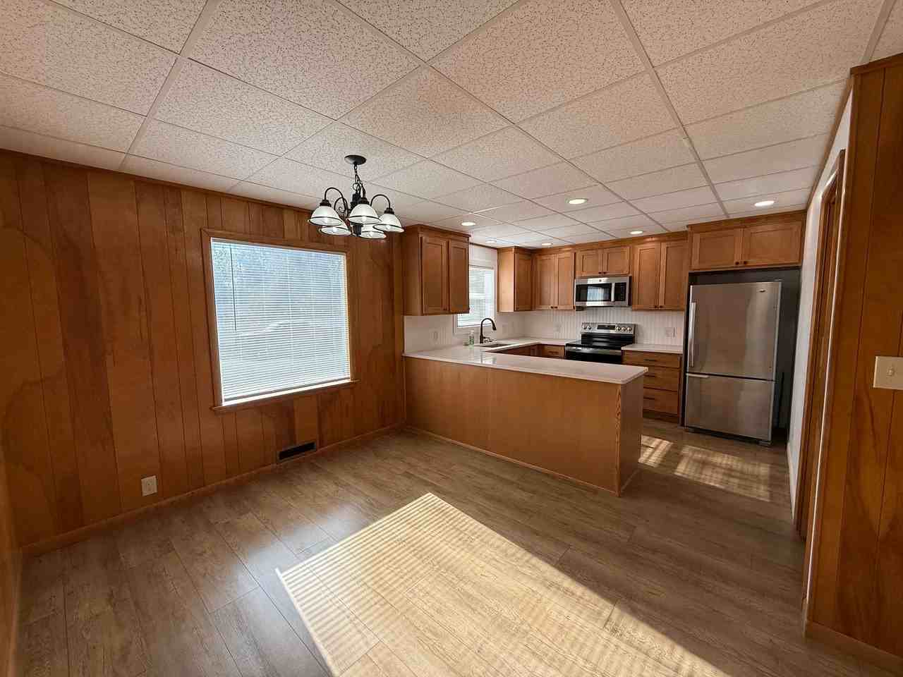 2402 5th Avenue - Photo 4 of 27