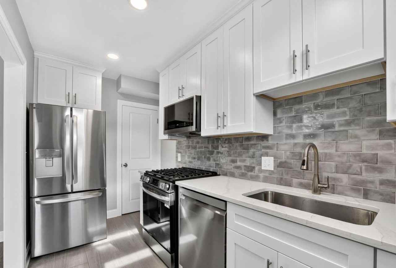 35 Crittenden St Ne - Photo 2 of 8