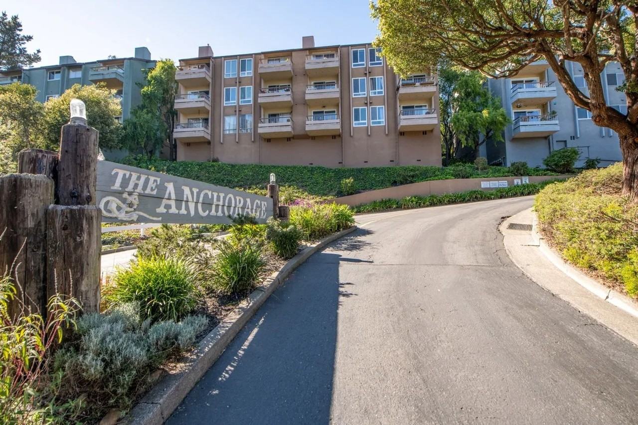 31 Anchorage Rd - Photo 2 of 14