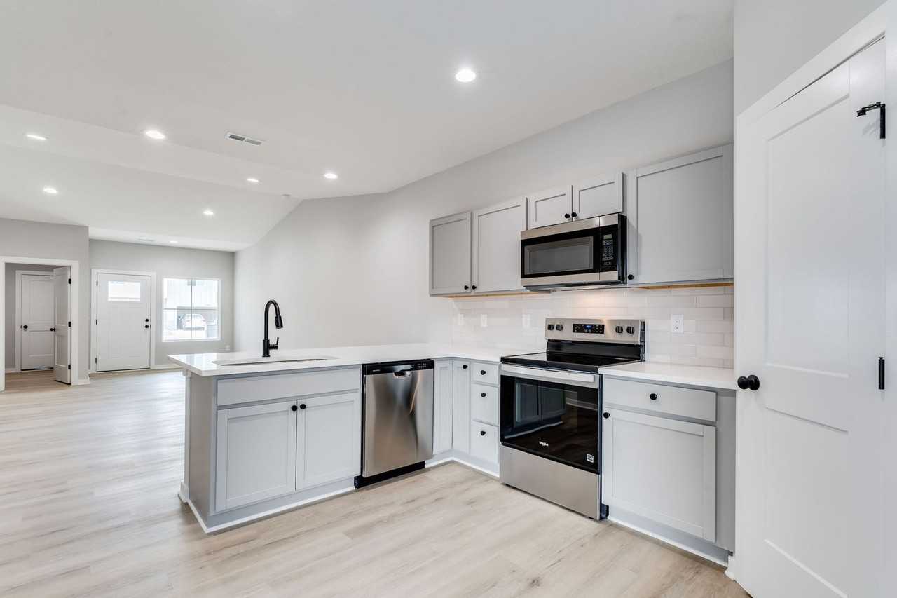 11244 W 35th Cir S - Photo 3 of 13