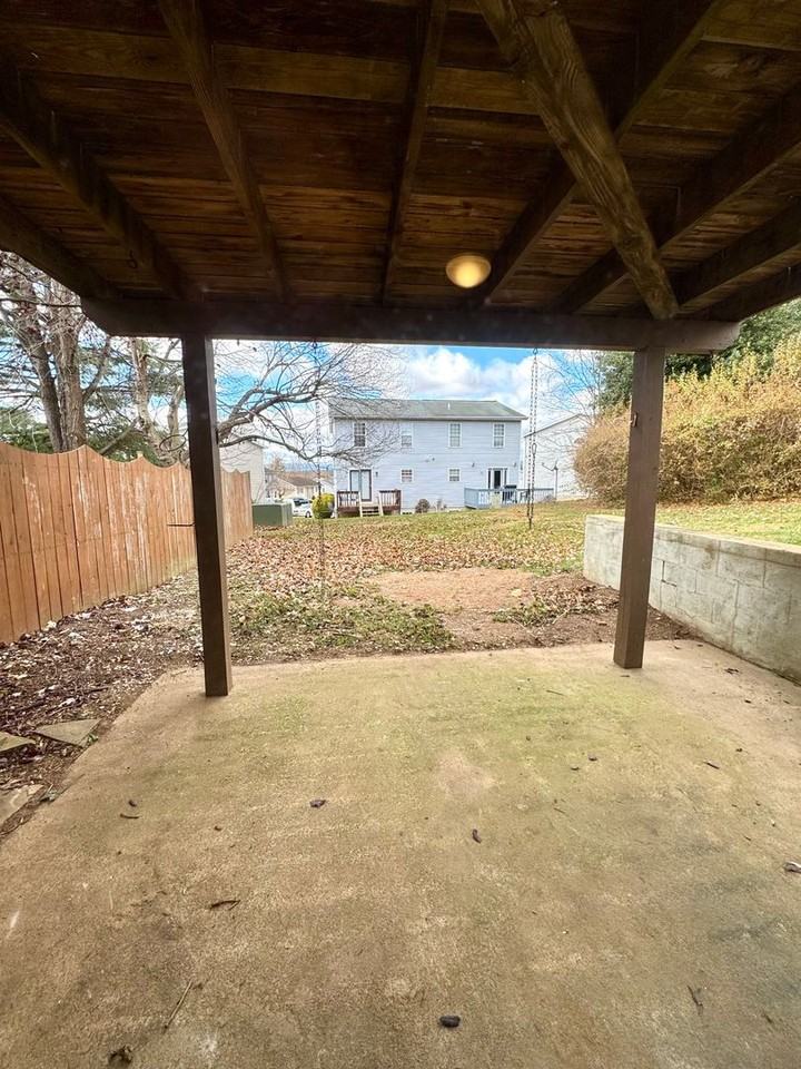 940 Northfield Ct - Photo 2 of 16