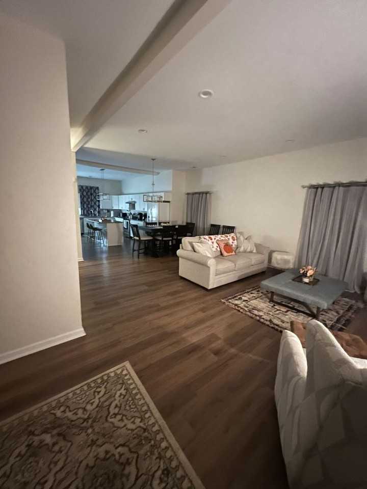 206 Moore St - Photo 3 of 19