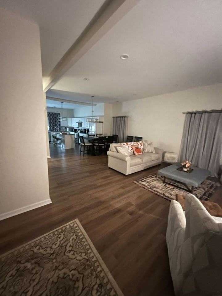 206 Moore St - Photo 5 of 19