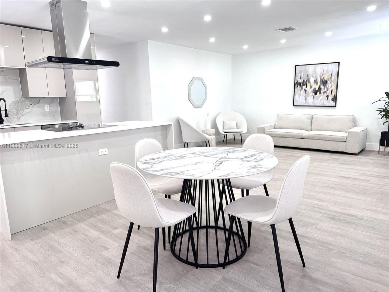 2421 N 56th Ter - Photo 2 of 19