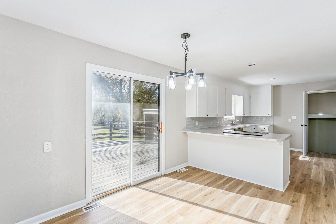 201 Southwest 7th Street - Photo 3 of 17