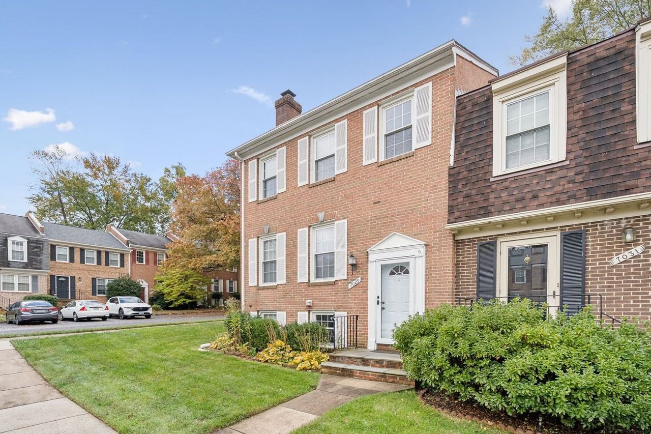 7029 Bradwood Ct - Photo 2 of 43