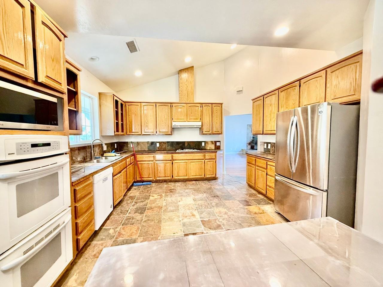 2661 Wawona Way - Photo 7 of 36