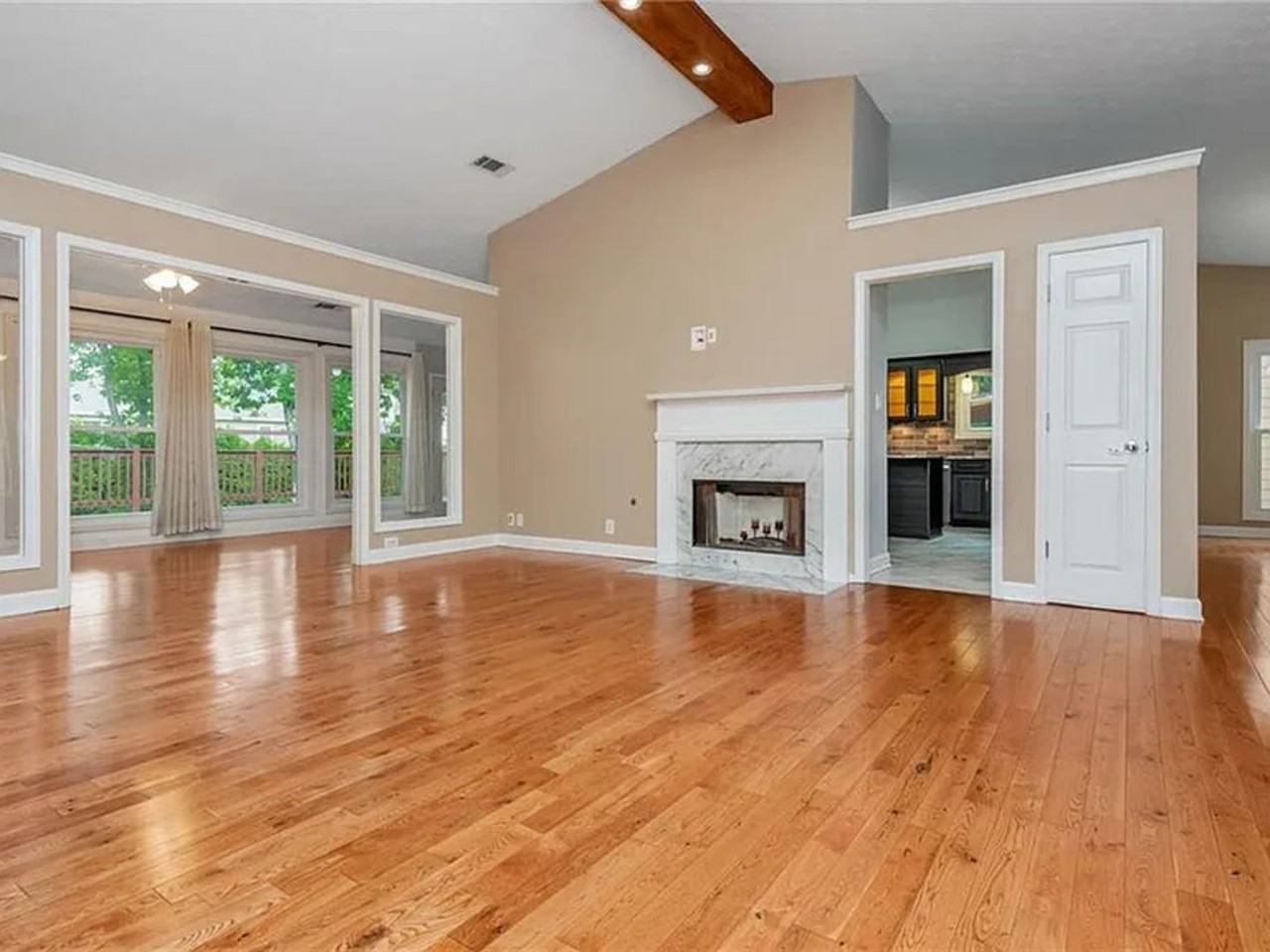 5022 Anclote Dr - Photo 4 of 22