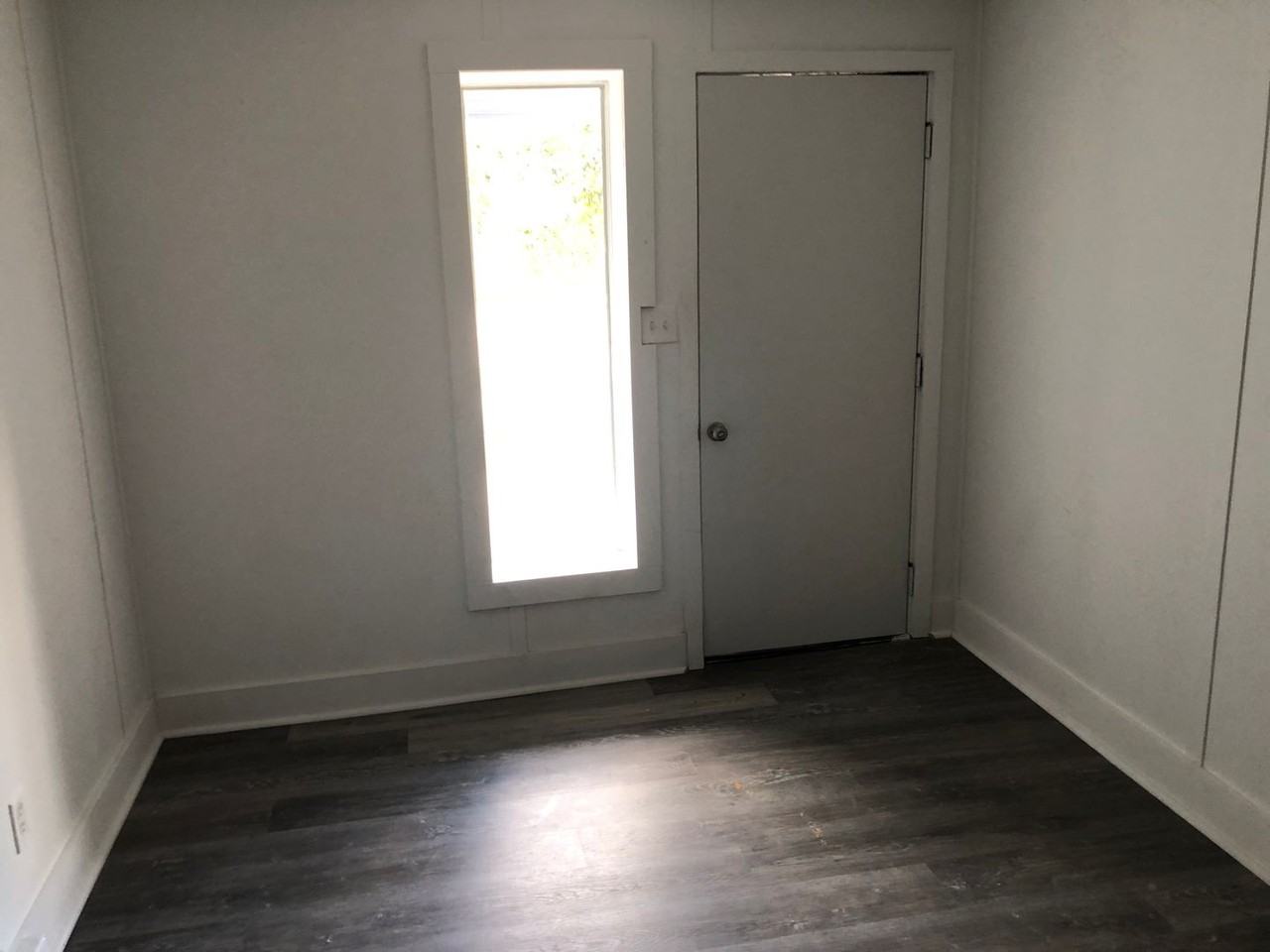 2083 W Meeting St - Photo 2 of 10