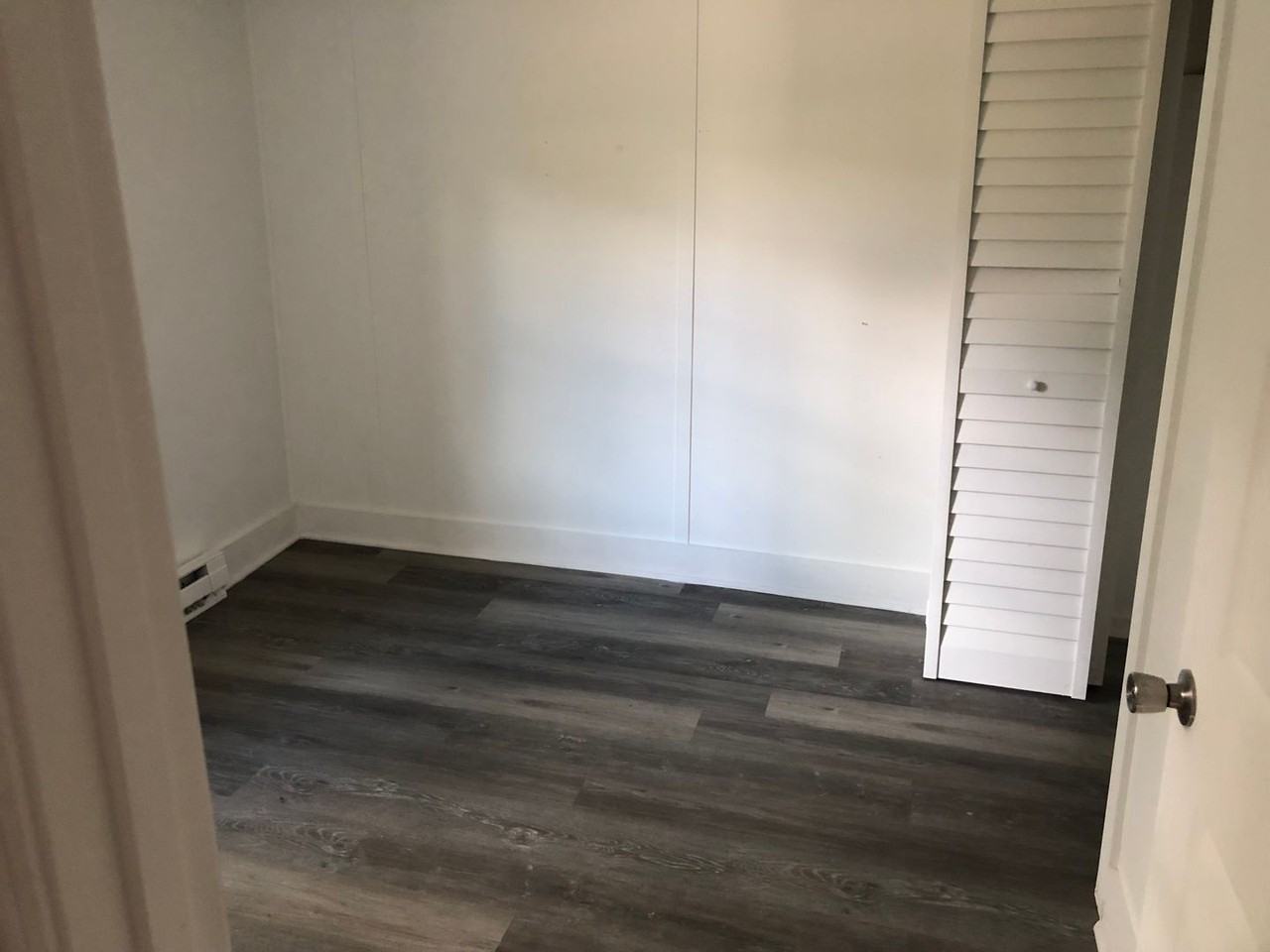 2083 W Meeting St - Photo 6 of 10