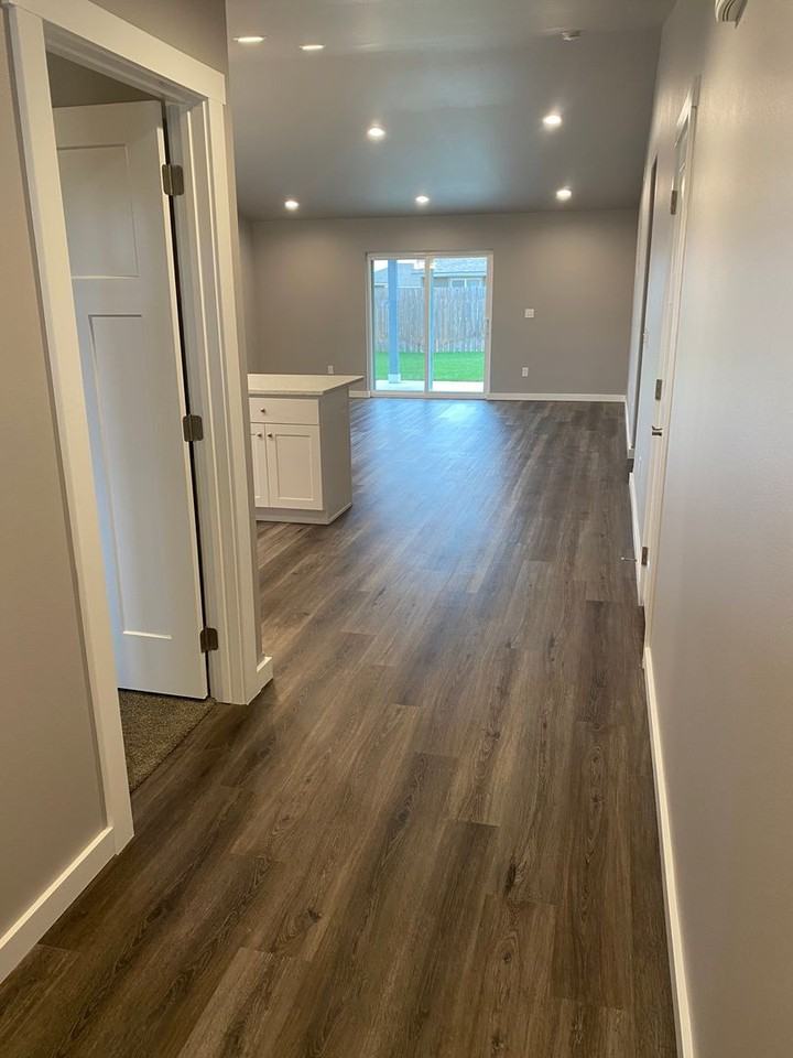 1330 W Bonneville St - Photo 2 of 12