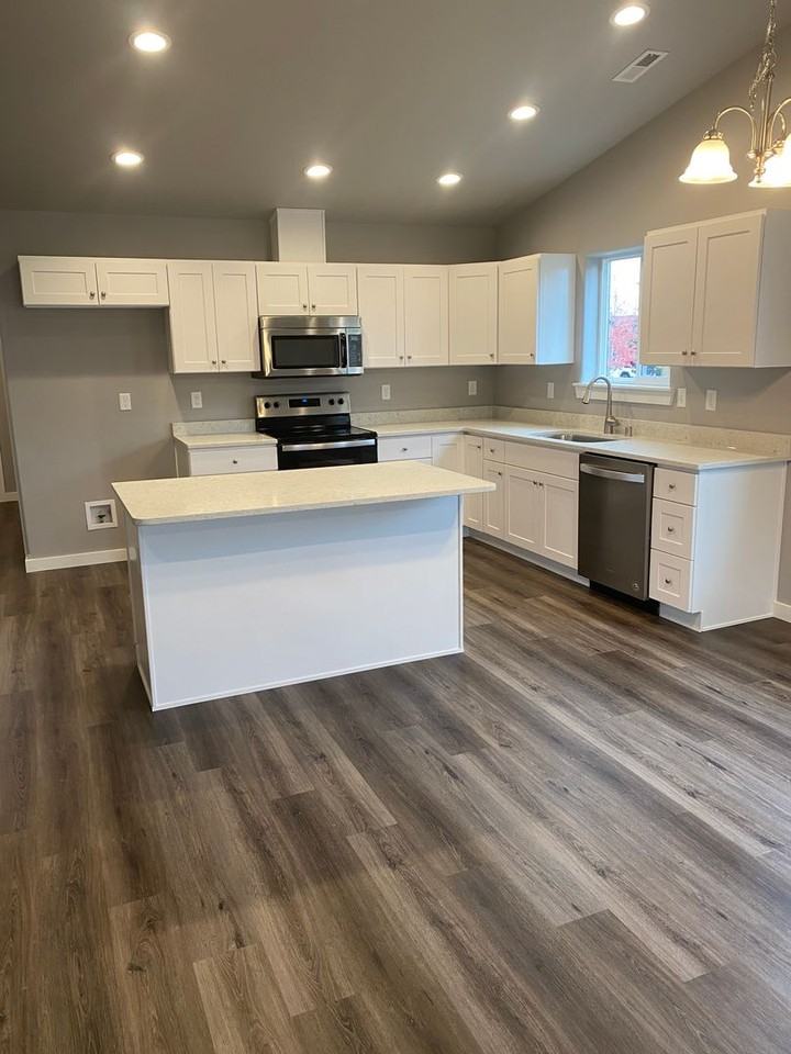 1330 W Bonneville St - Photo 5 of 12