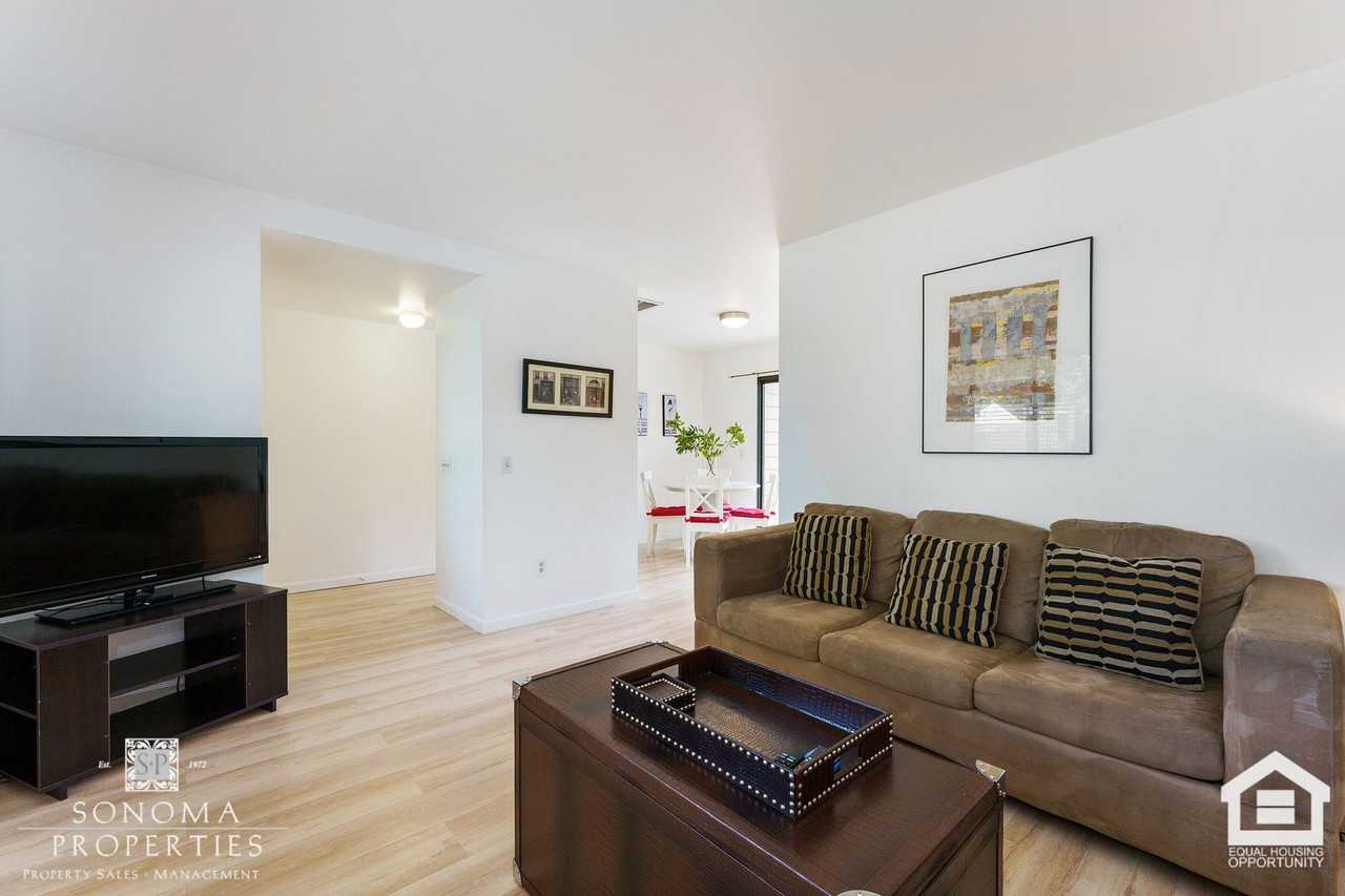 1053 Sonoma Glen Cir - Photo 6 of 21