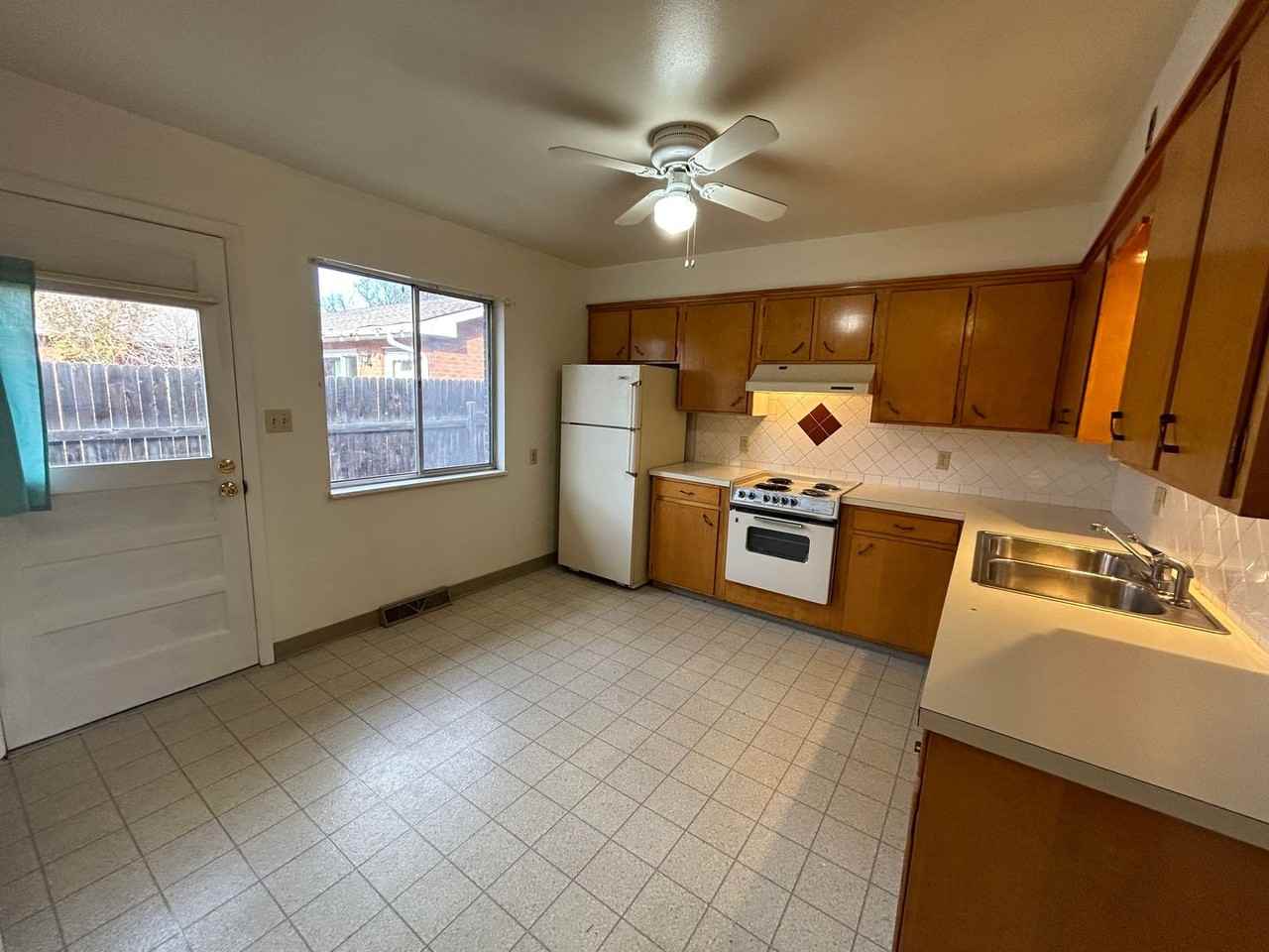 1012 Morgan Street - Photo 5 of 11