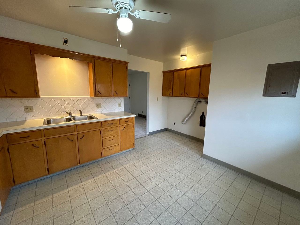 1012 Morgan Street - Photo 6 of 11