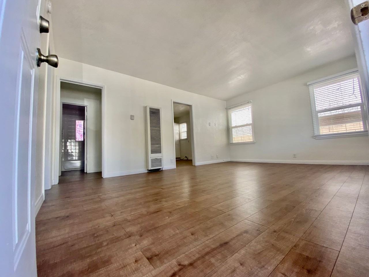 26011 Belle Porte Avenue - Photo 3 of 8