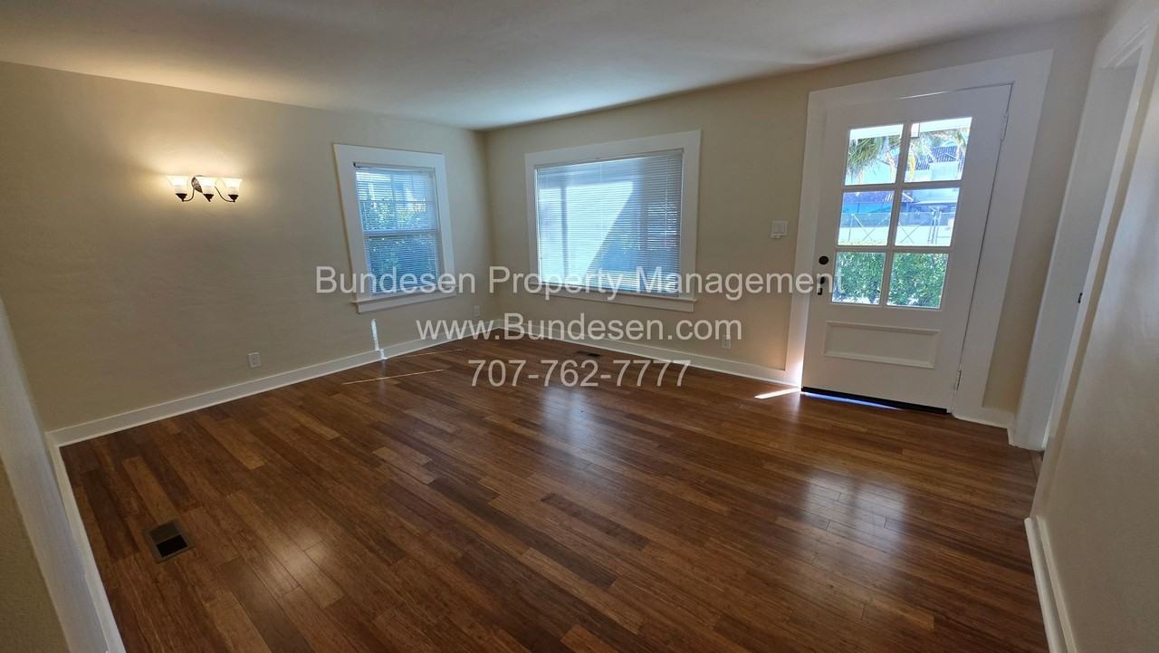 340 Church St - Photo 5 of 19