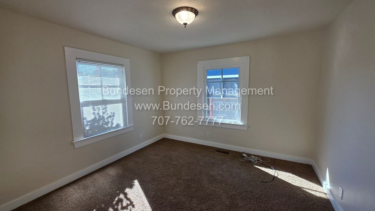 340 Church St - Photo 7 of 19