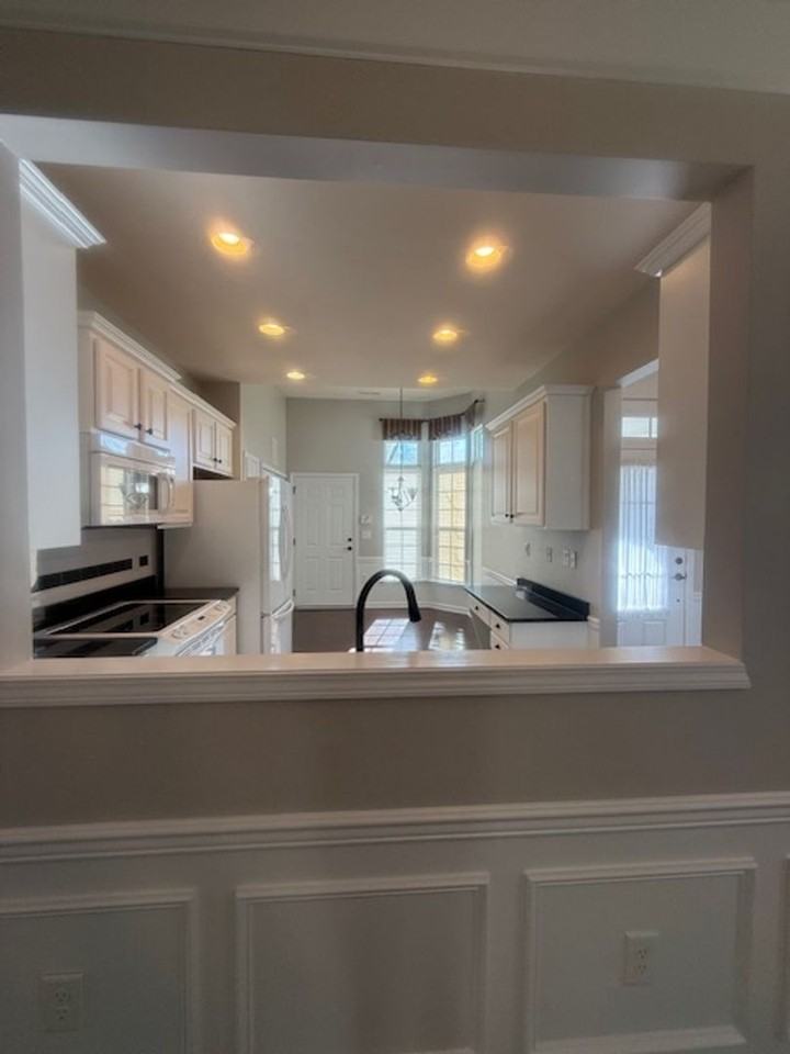 316 Arvada Dr - Photo 2 of 18