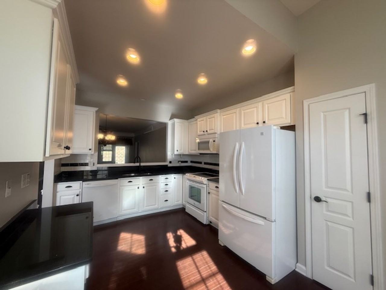 316 Arvada Dr - Photo 3 of 18