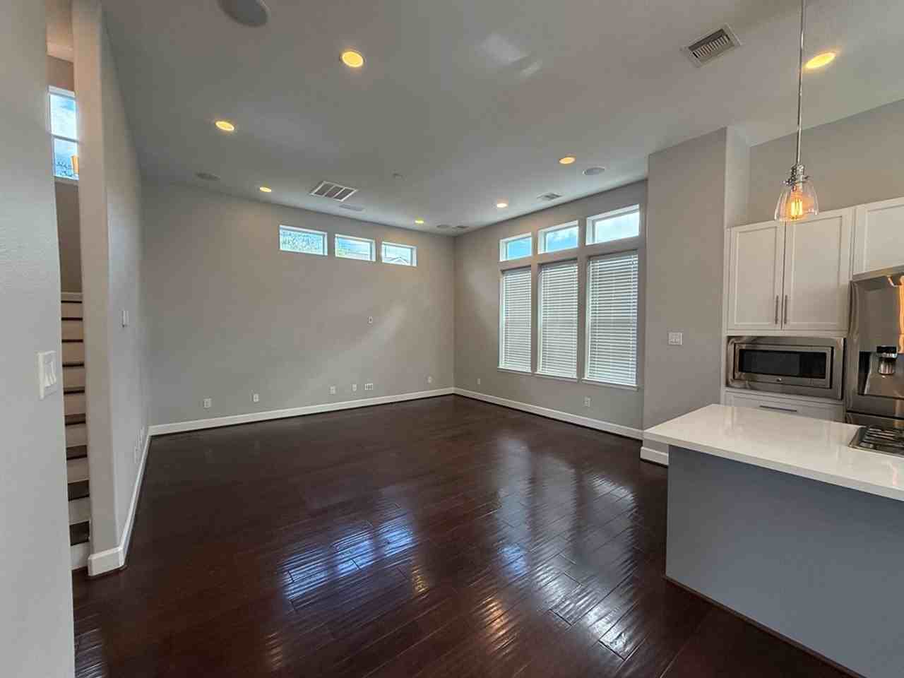 2906 Baer St - Photo 6 of 33