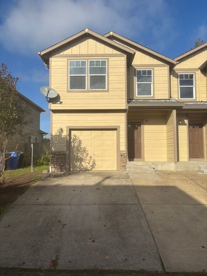 4121 Geranium Loop Ne - Photo 2 of 20