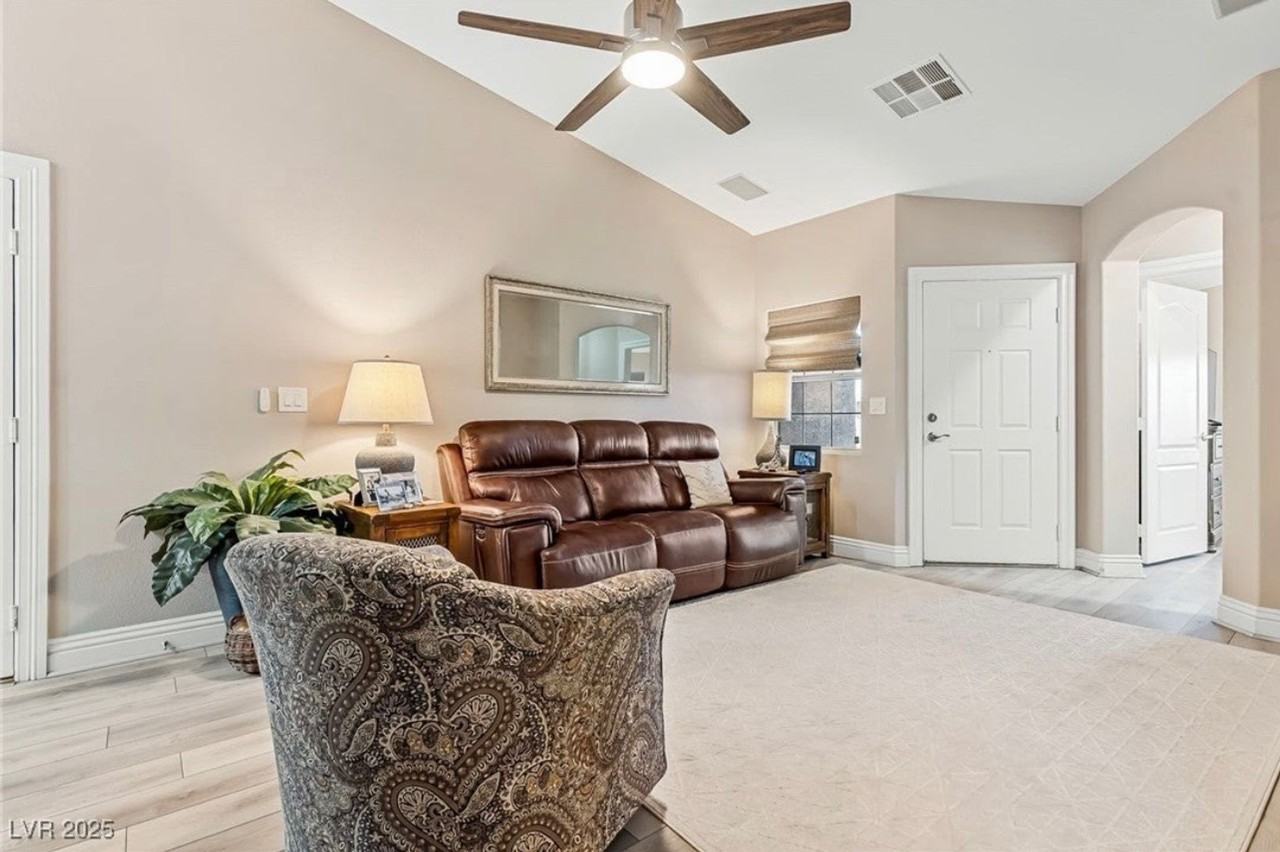 2843 China Cove St - Photo 2 of 24