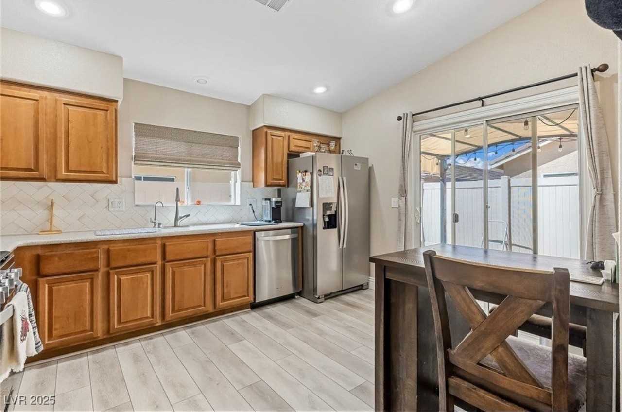 2843 China Cove St - Photo 6 of 24