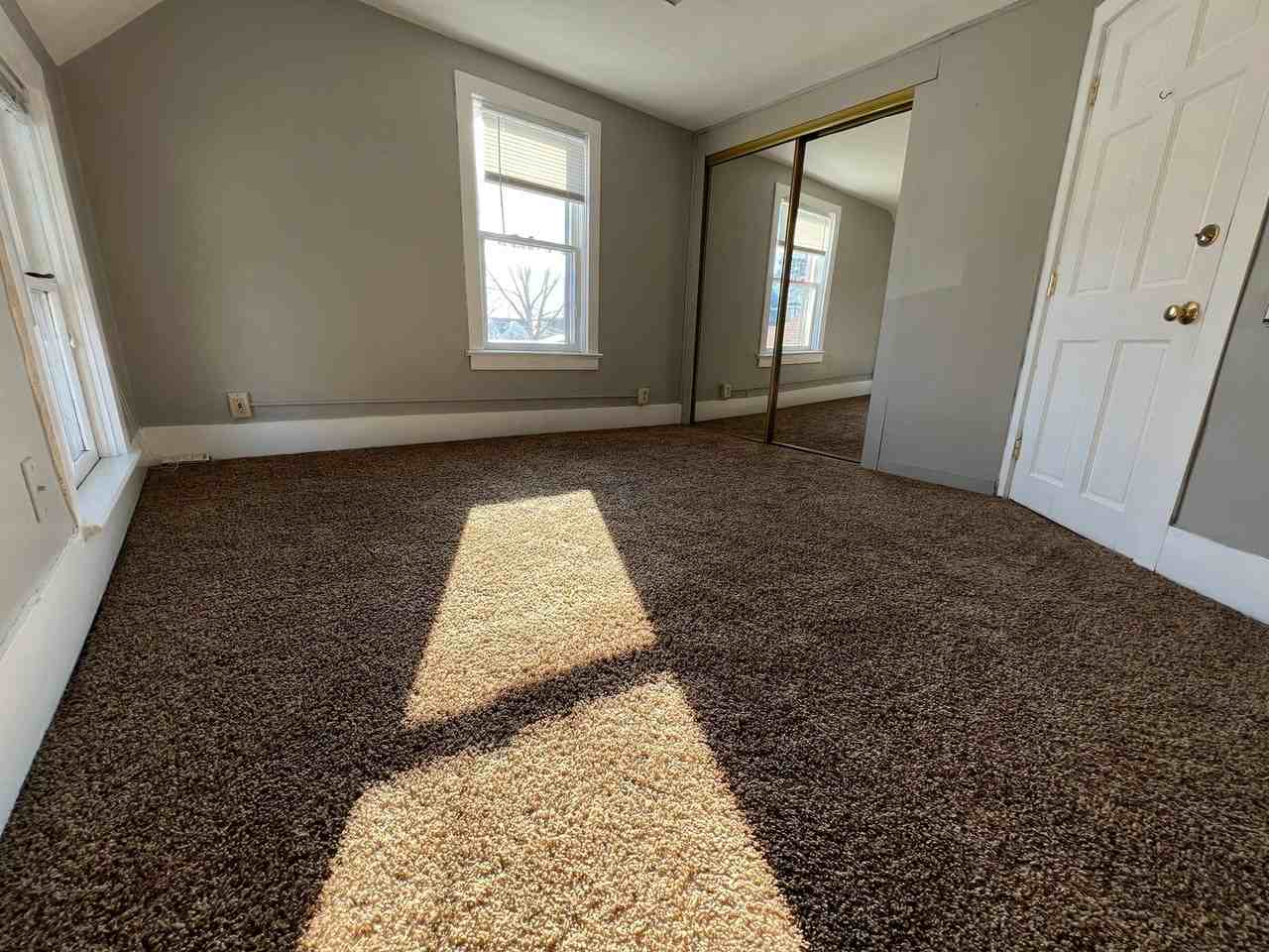 812 7th Avenue South - Photo 4 of 10