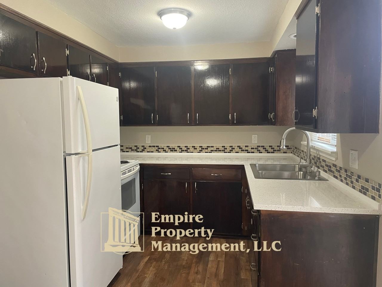 24956 Hunter Ave - Photo 3 of 13