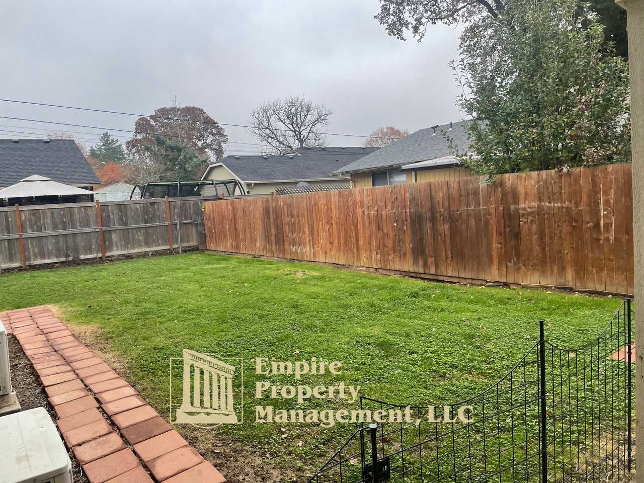 24956 Hunter Ave - Photo 5 of 13