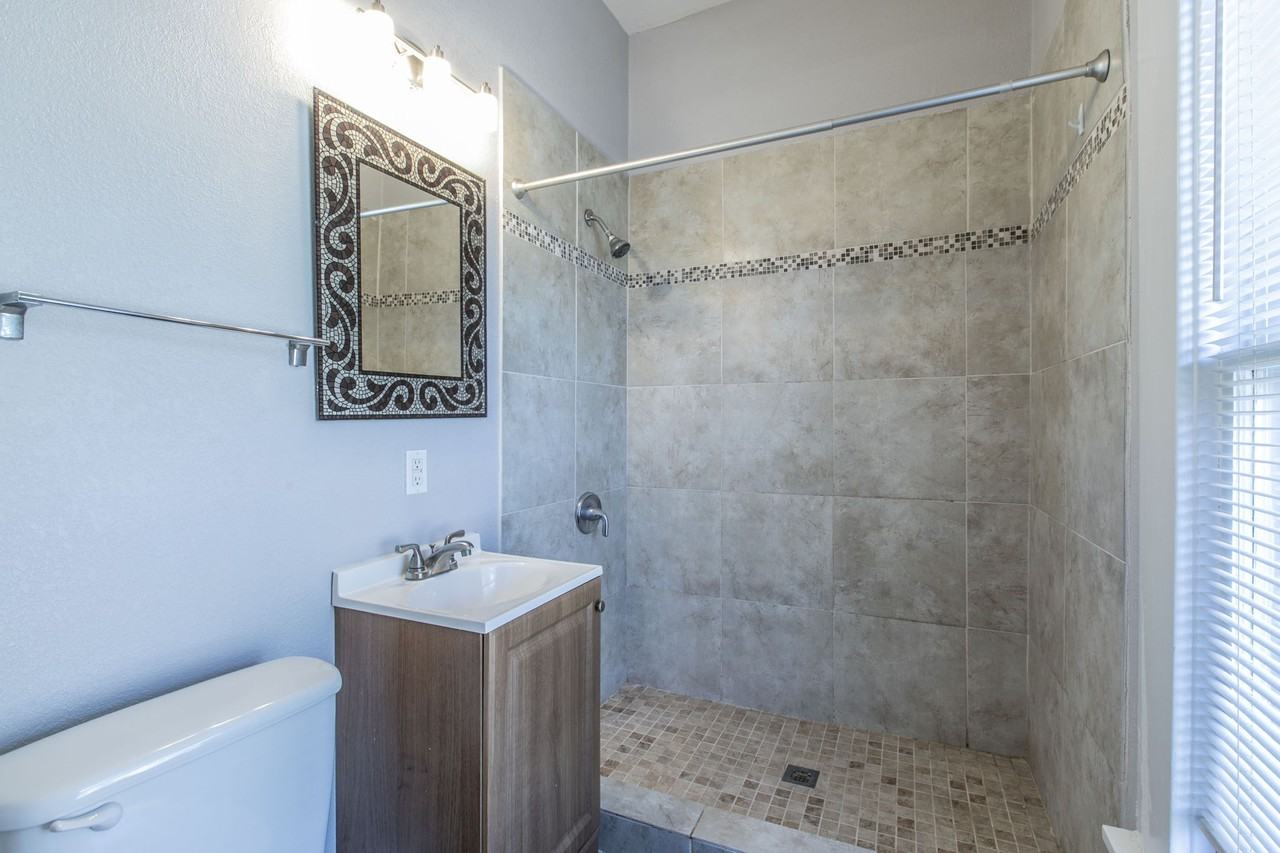 609 Herring Ave - Photo 2 of 30