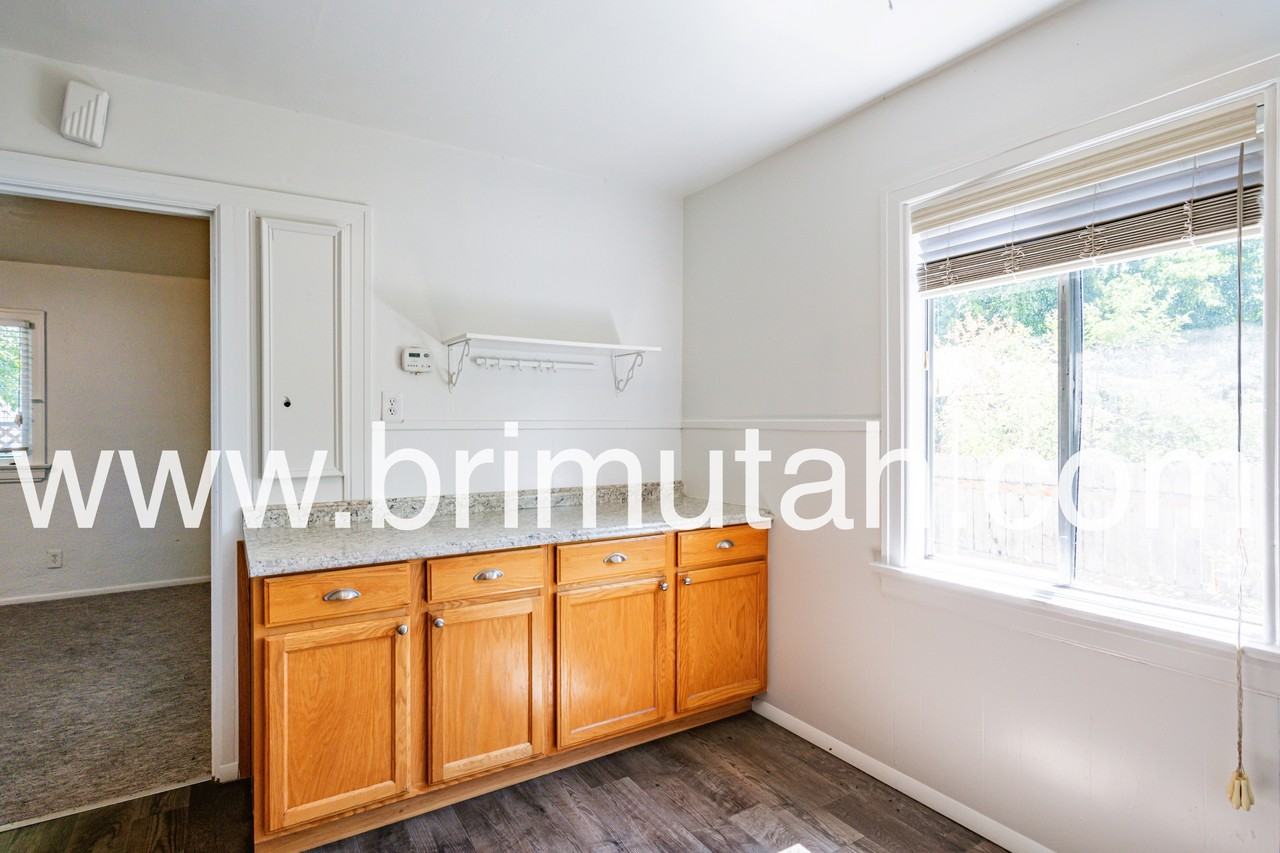 1102 S St - Photo 2 of 18