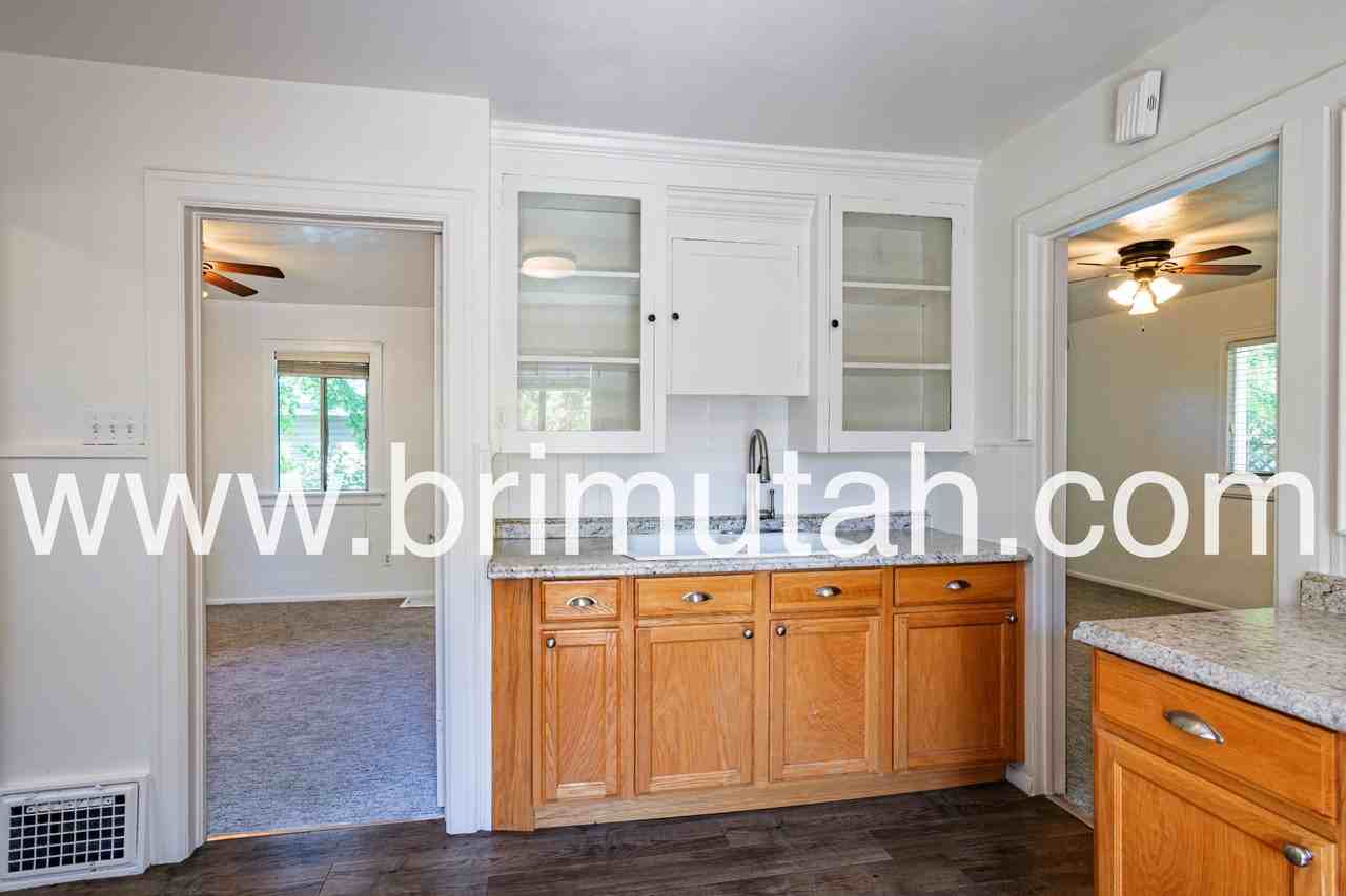 1102 S St - Photo 6 of 18