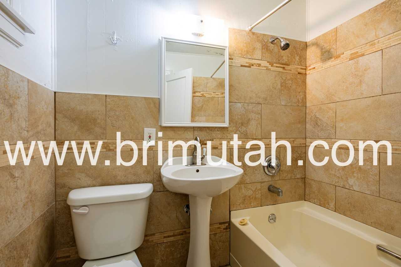 1102 S St - Photo 5 of 18