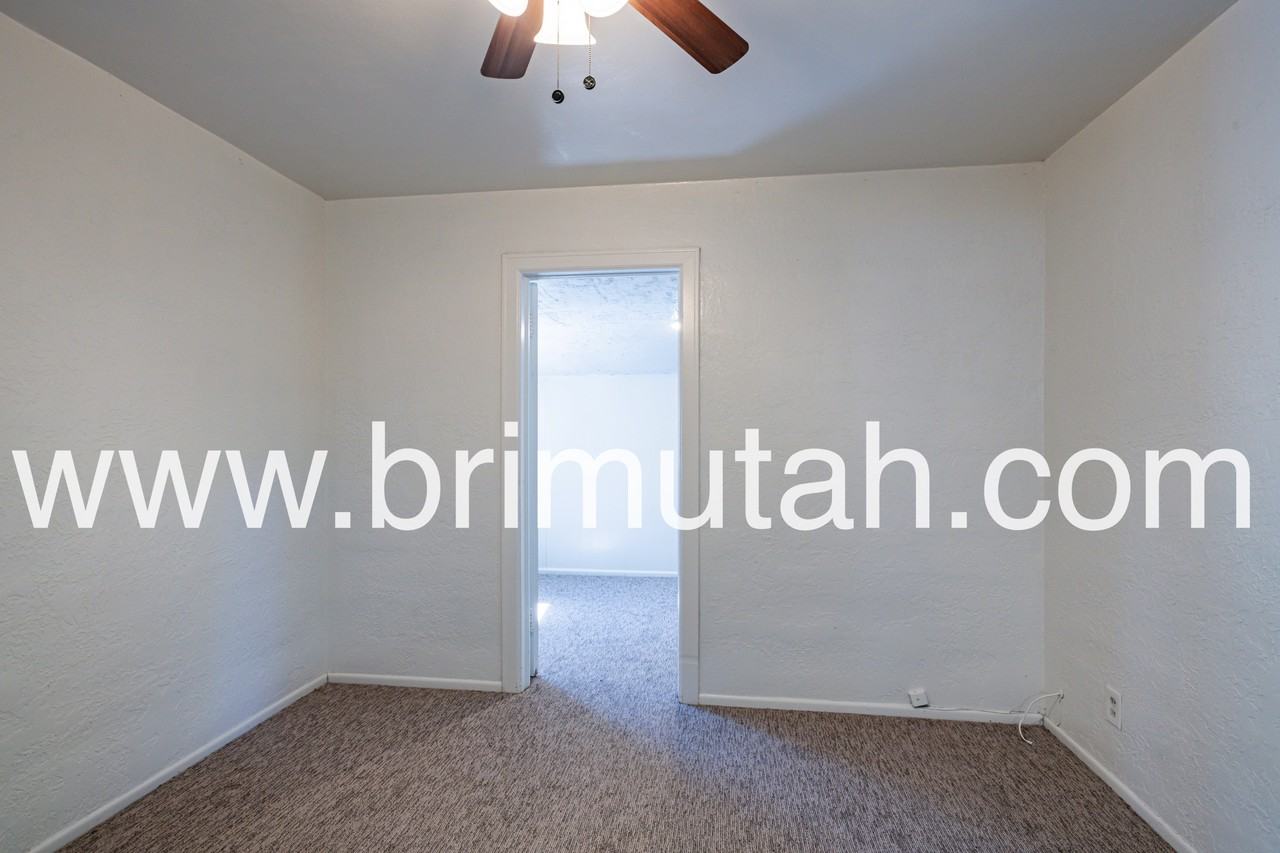 1102 S St - Photo 3 of 18