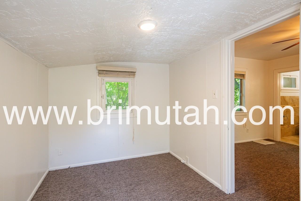 1102 S St - Photo 7 of 18