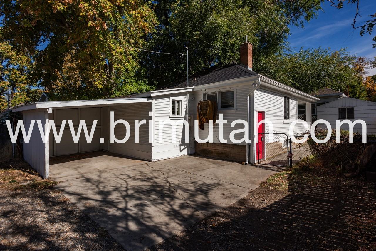 1102 S St - Photo 3 of 18