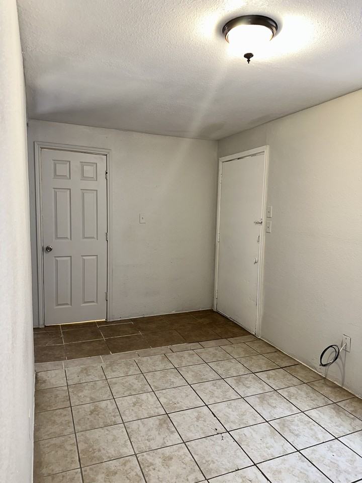 105 Morrill Ave #B - Photo 2 of 11