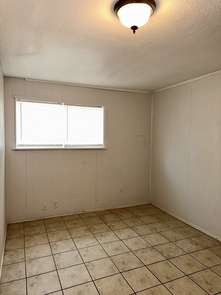 105 Morrill Ave #B - Photo 3 of 11