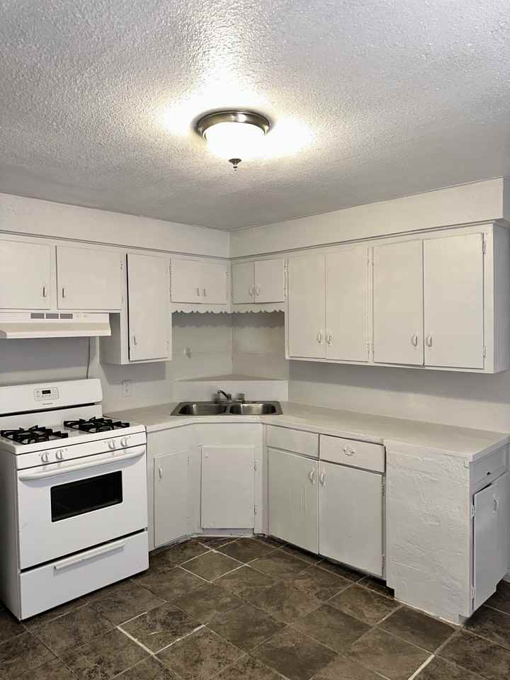 105 Morrill Ave #B - Photo 6 of 11