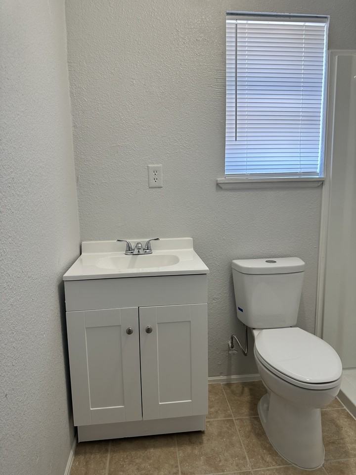 105 Morrill Ave #B - Photo 7 of 11