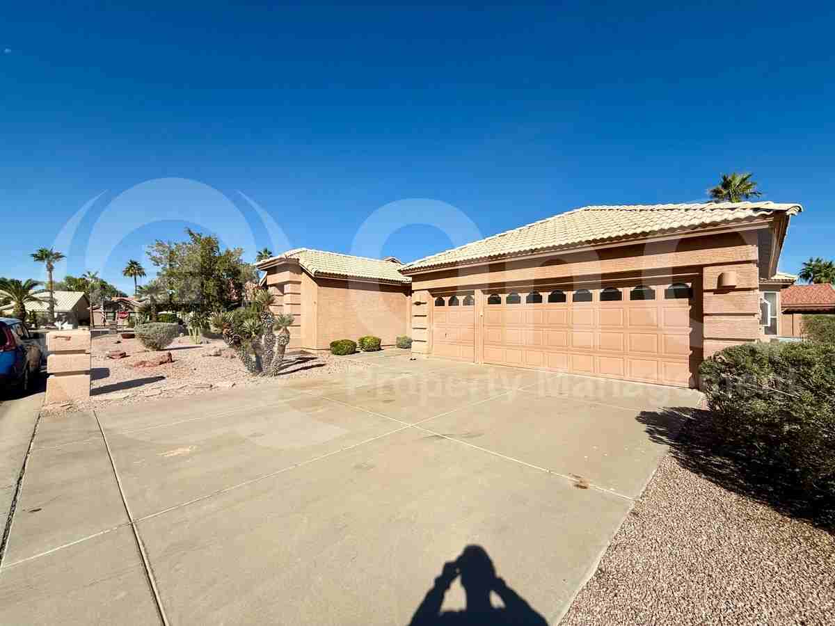 9502 Rocky Lake Drive - Photo 3 of 27