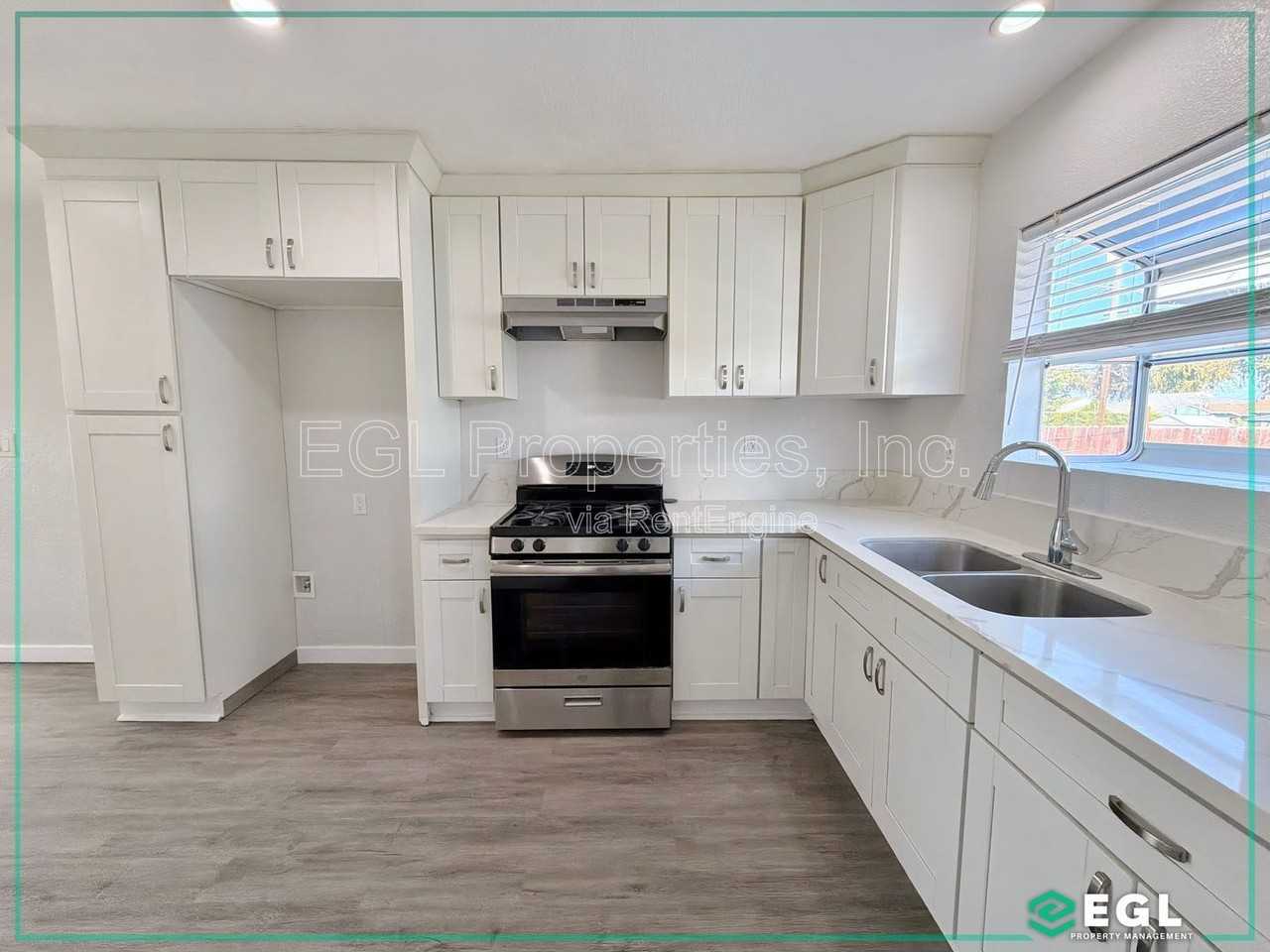 13226 Stanford Ave - Photo 7 of 19